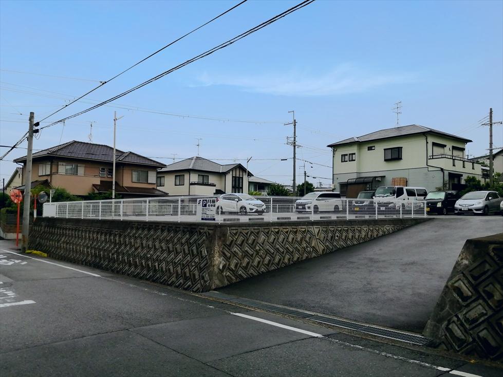 小松ガレージの外観・駐車場イメージ1枚目