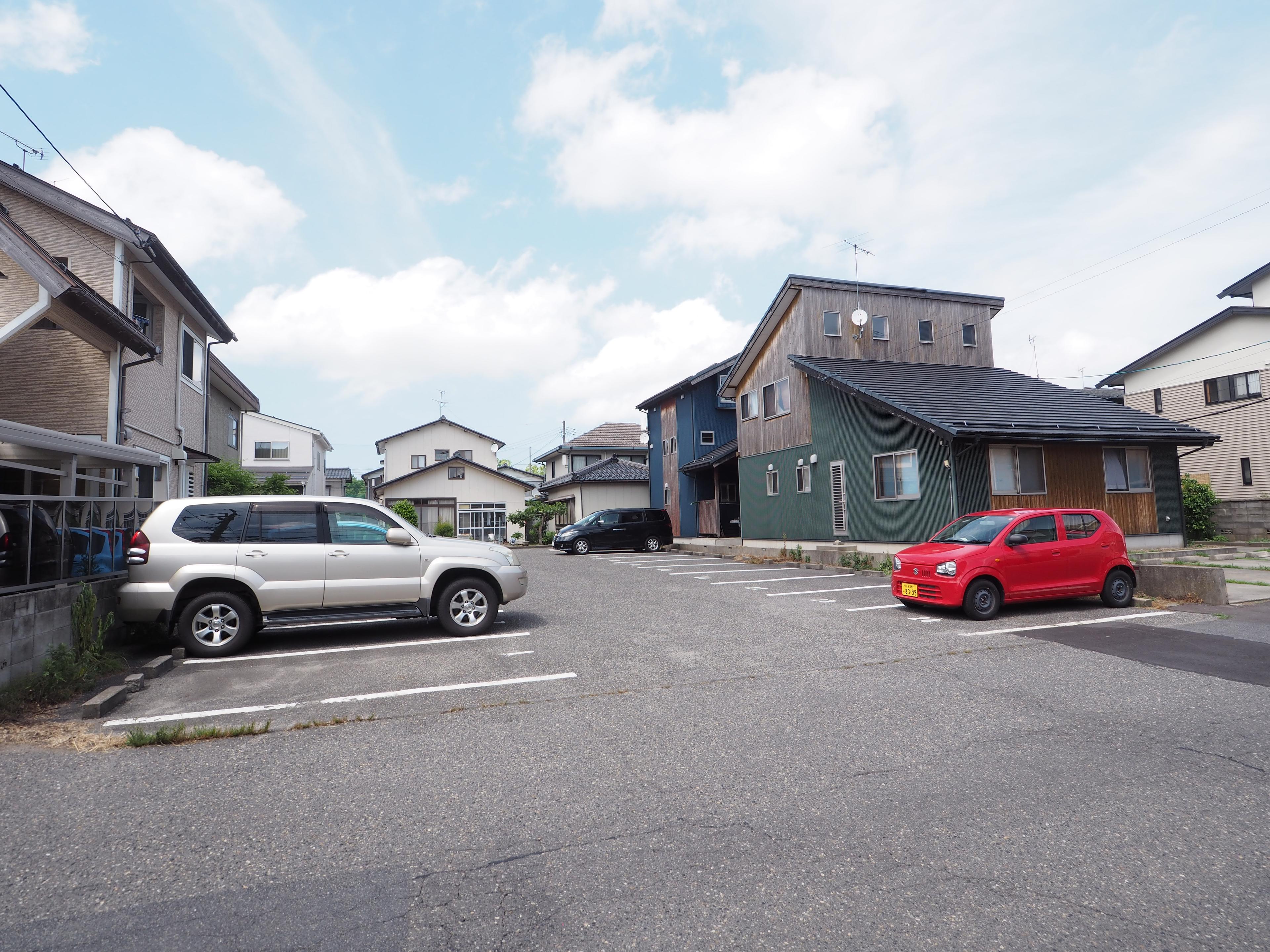 ダブルパーク小張木の外観・駐車場イメージ2枚目