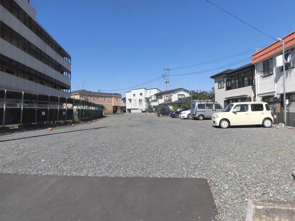 パーク四軒町の外観・駐車場イメージ2枚目
