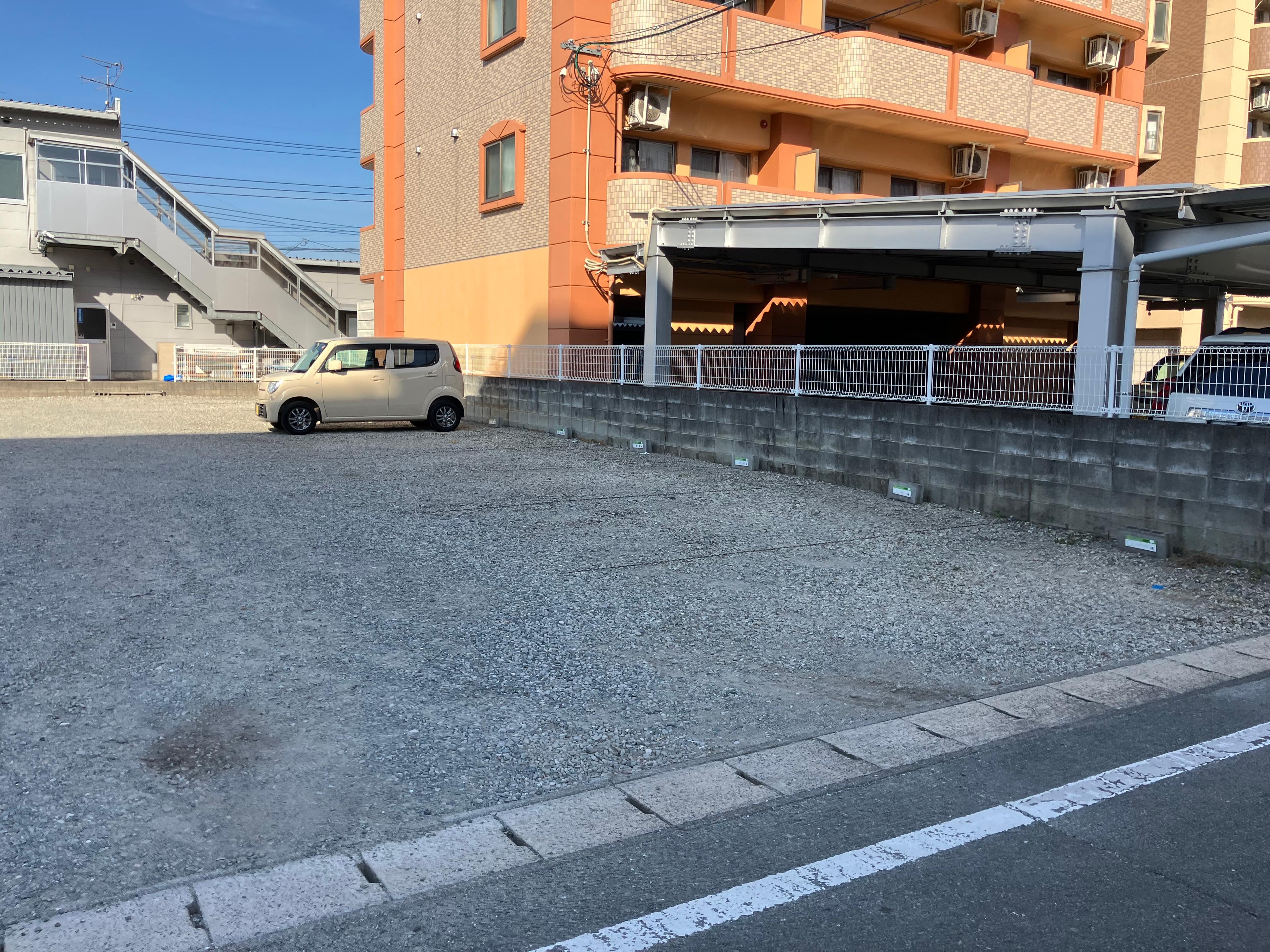 梅田駐車場の外観・駐車場イメージ3枚目