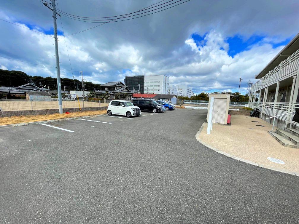 クレーン(54930)の外観・駐車場イメージ1枚目