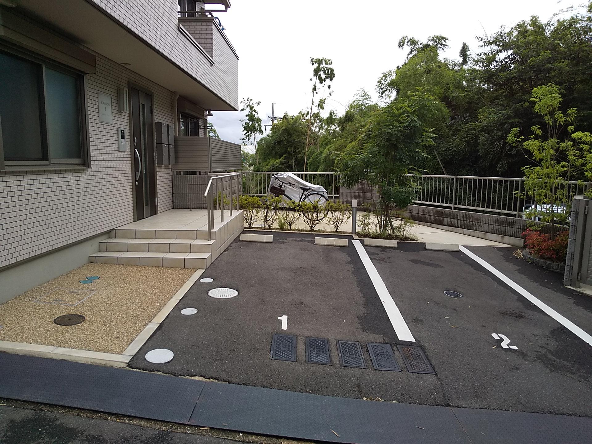エルメゾンＪの外観・駐車場イメージ1枚目