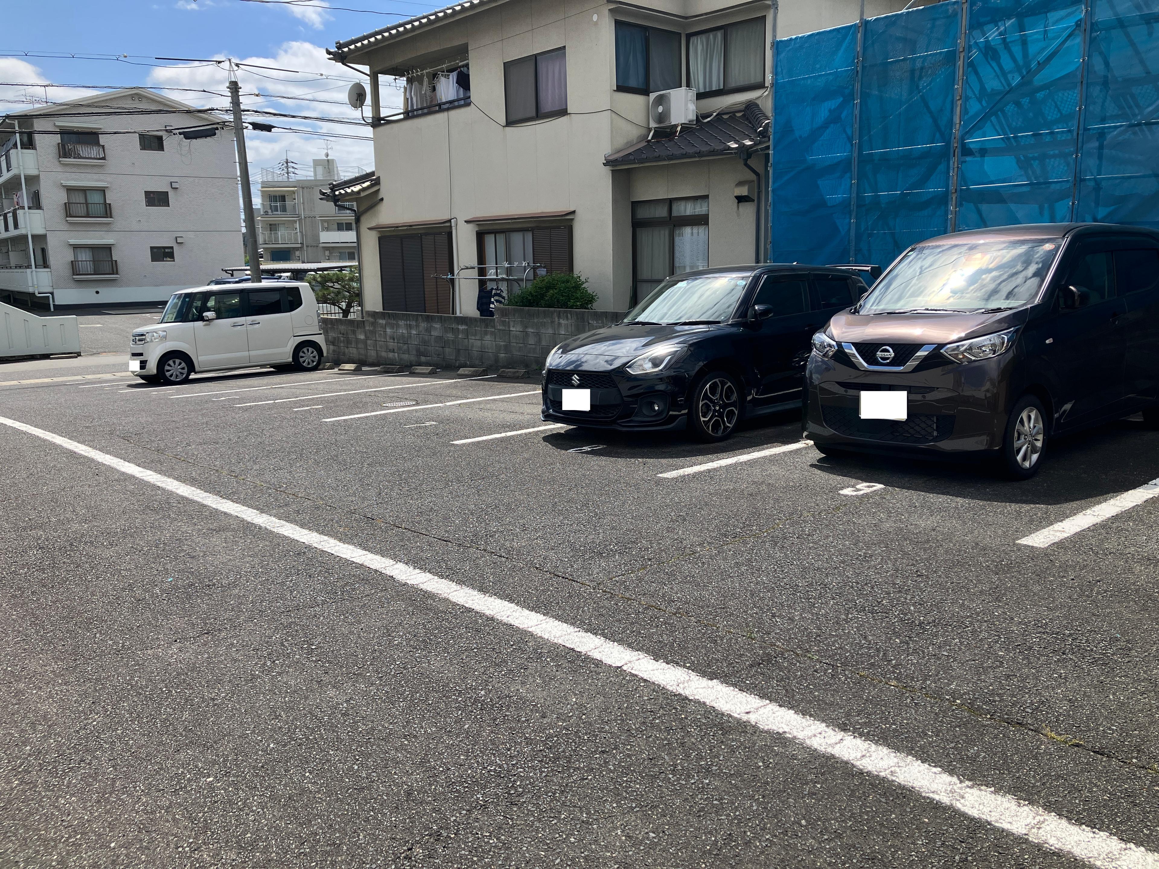 南幸町2ガレージの外観・駐車場イメージ1枚目
