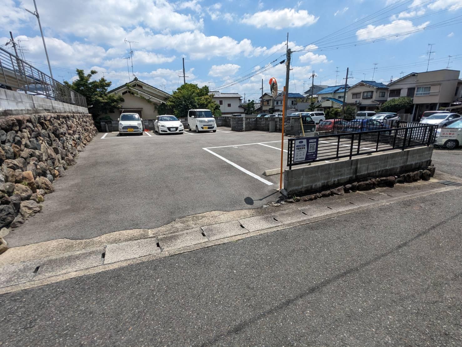 葉室第２ガレージの外観・駐車場イメージ1枚目