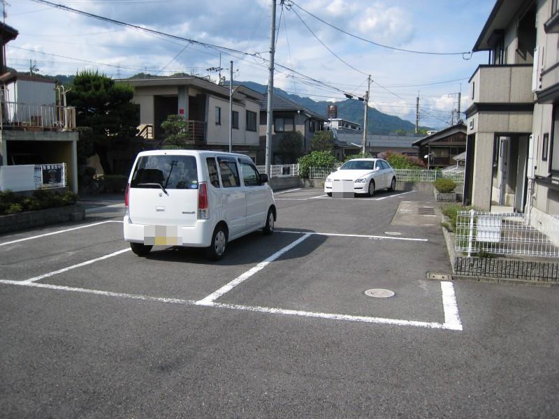 ＣＯＬＯＲＳ大津京　月極駐車場の外観・駐車場イメージ2枚目