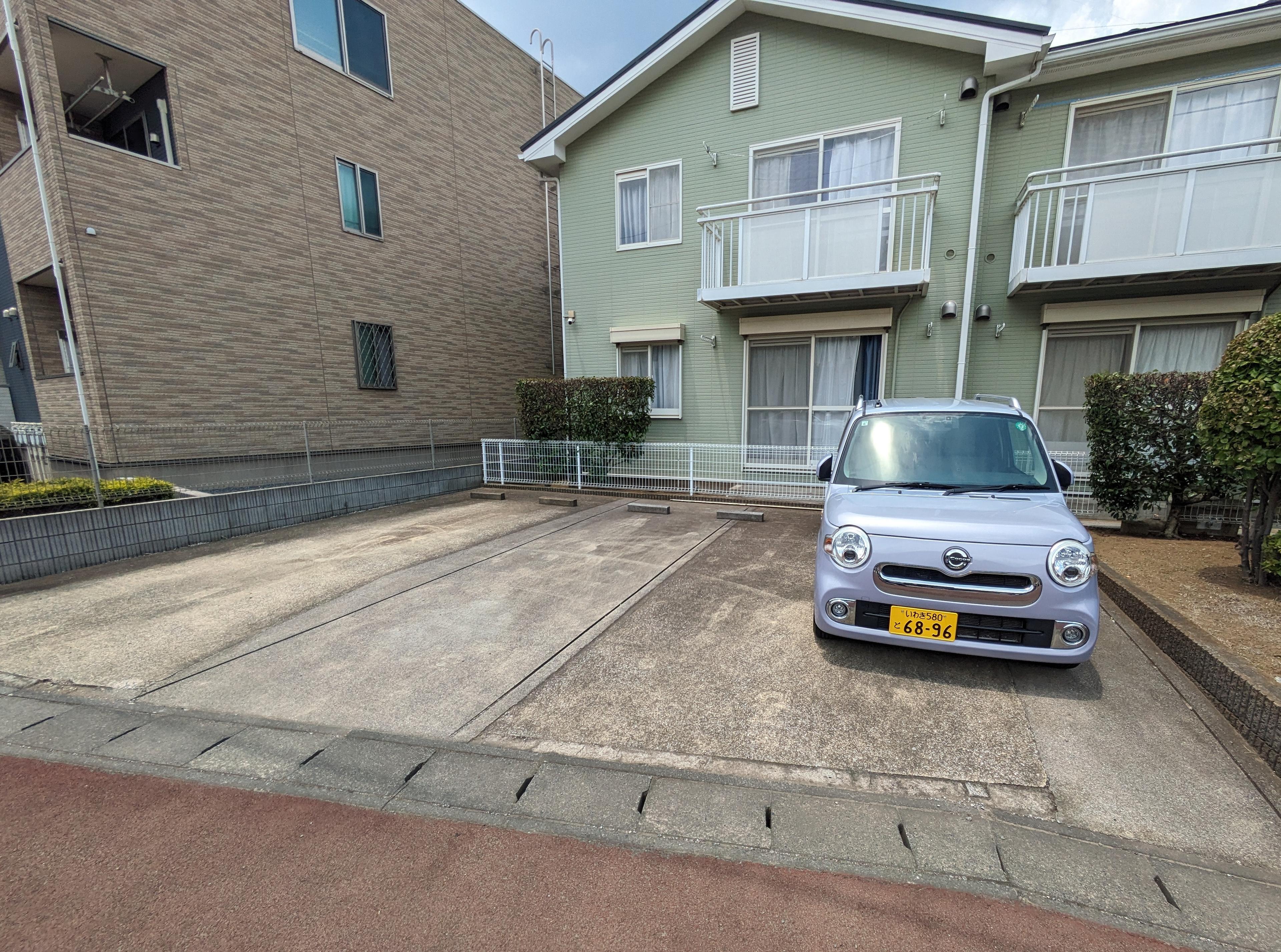 エバーコート東松戸ABの外観・駐車場イメージ1枚目