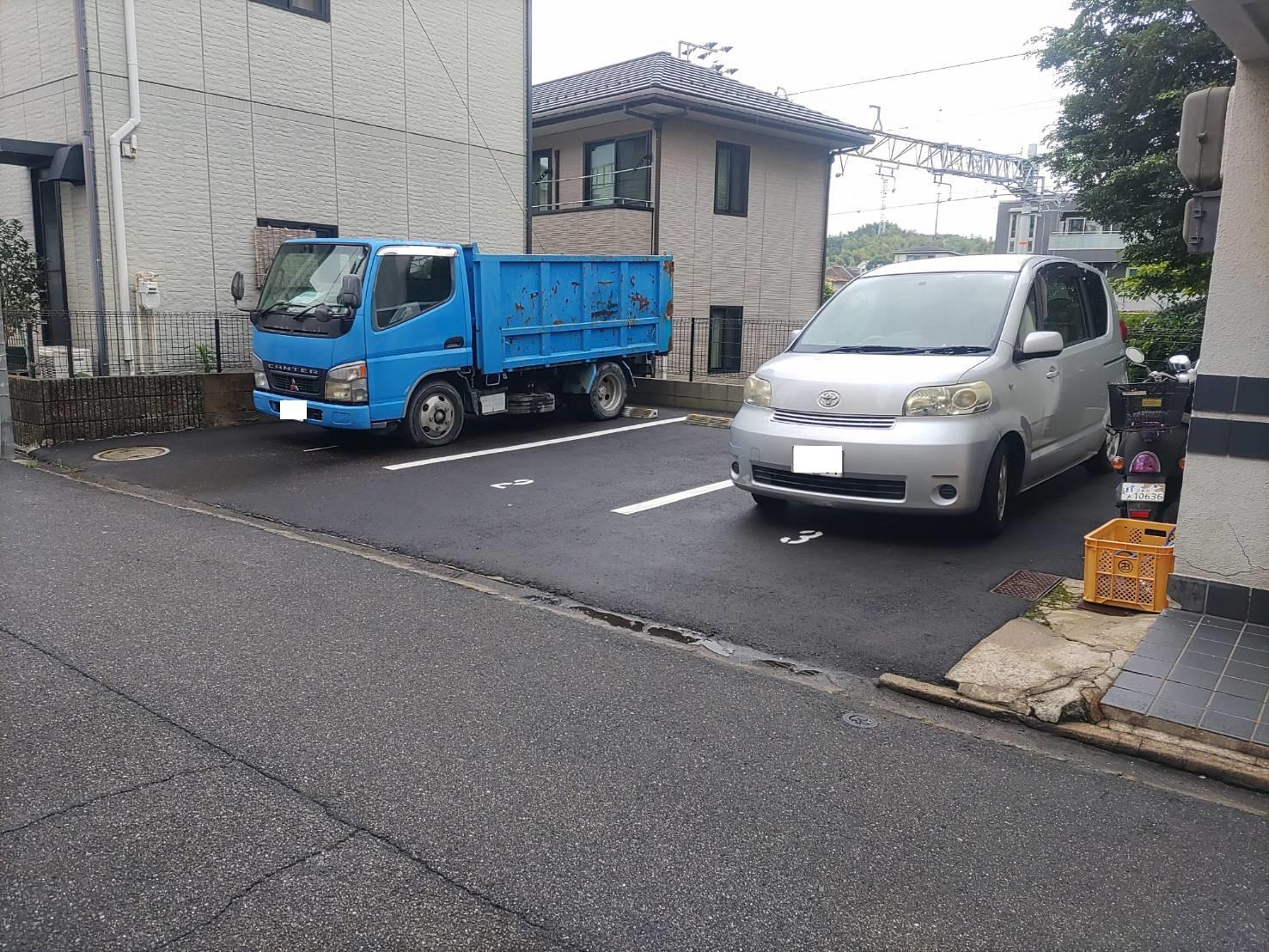 浦本ガレージの外観・駐車場イメージ1枚目