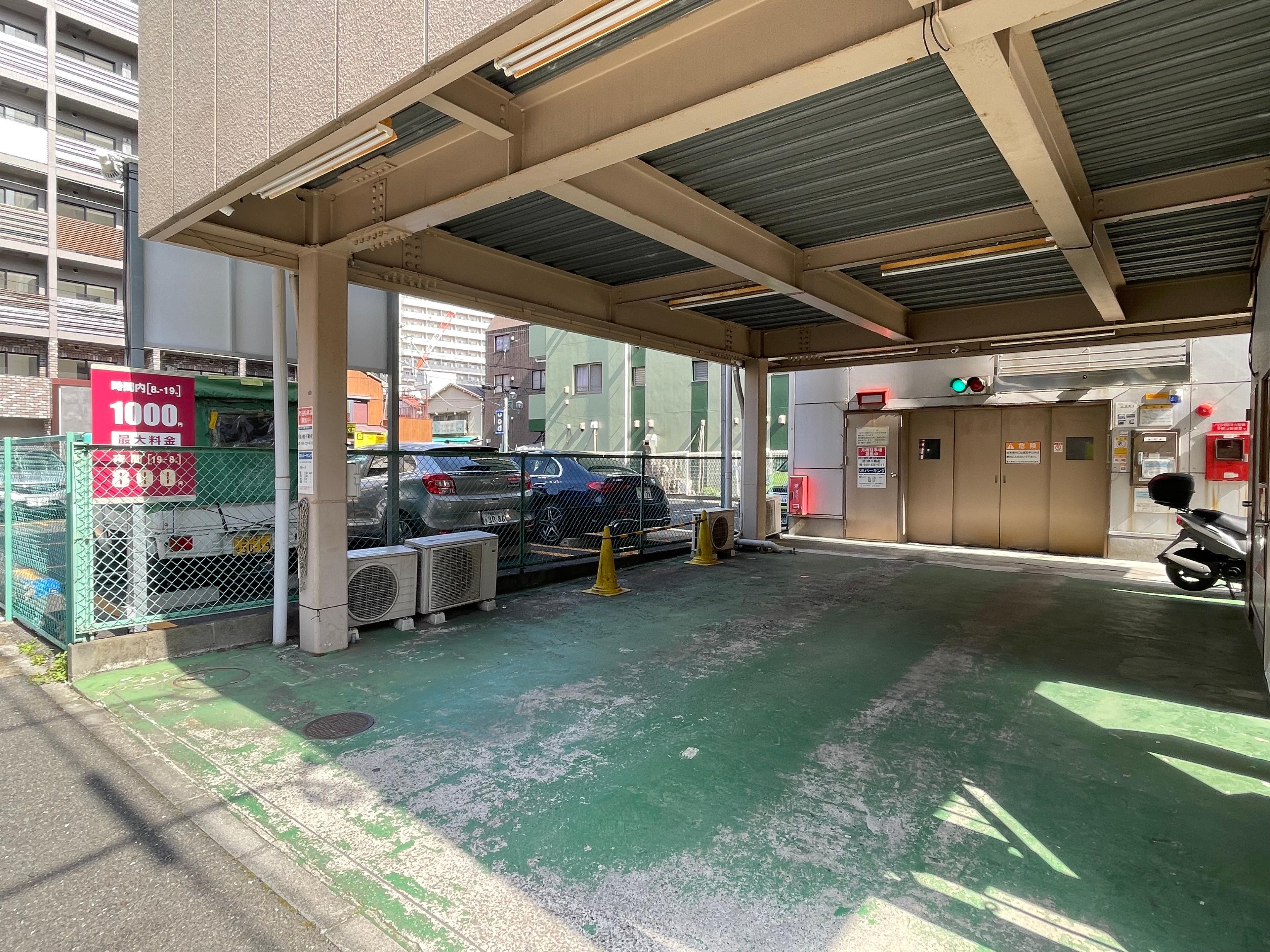 住吉町1丁目立体駐車場の外観・駐車場イメージ1枚目