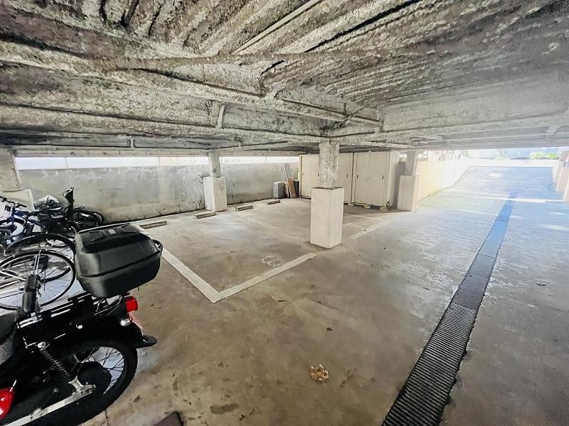 ペアシティマンション1の外観・駐車場イメージ1枚目