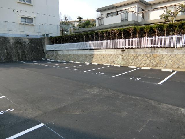 秋月1丁目駐車場の外観・駐車場イメージ2枚目