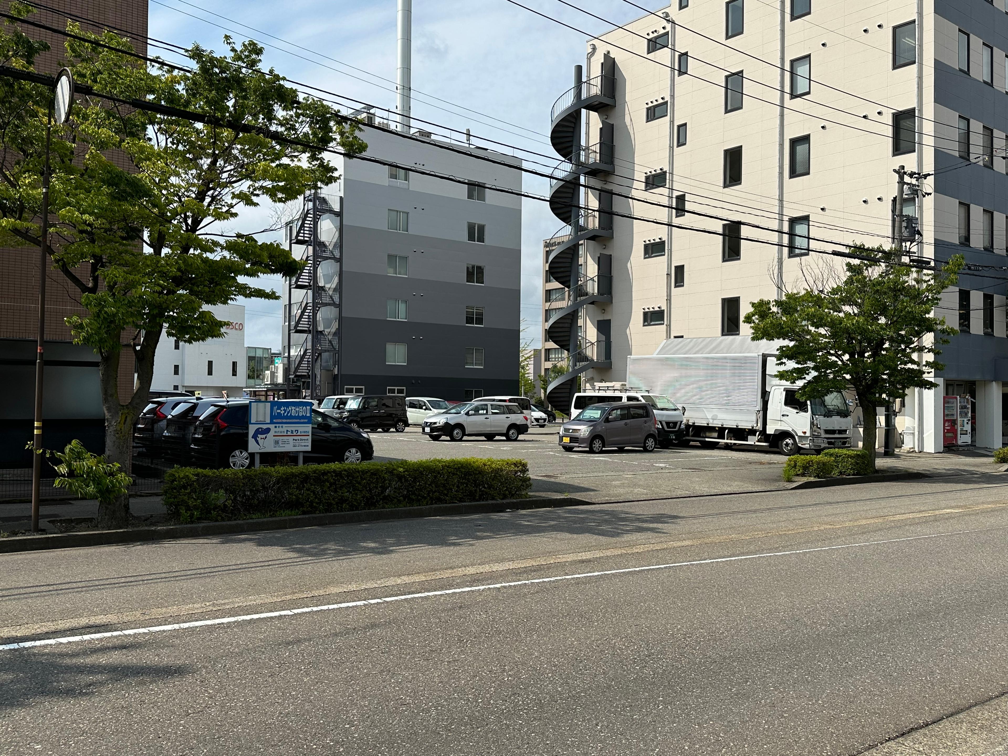 パーキングあけぼのⅢの外観・駐車場イメージ2枚目