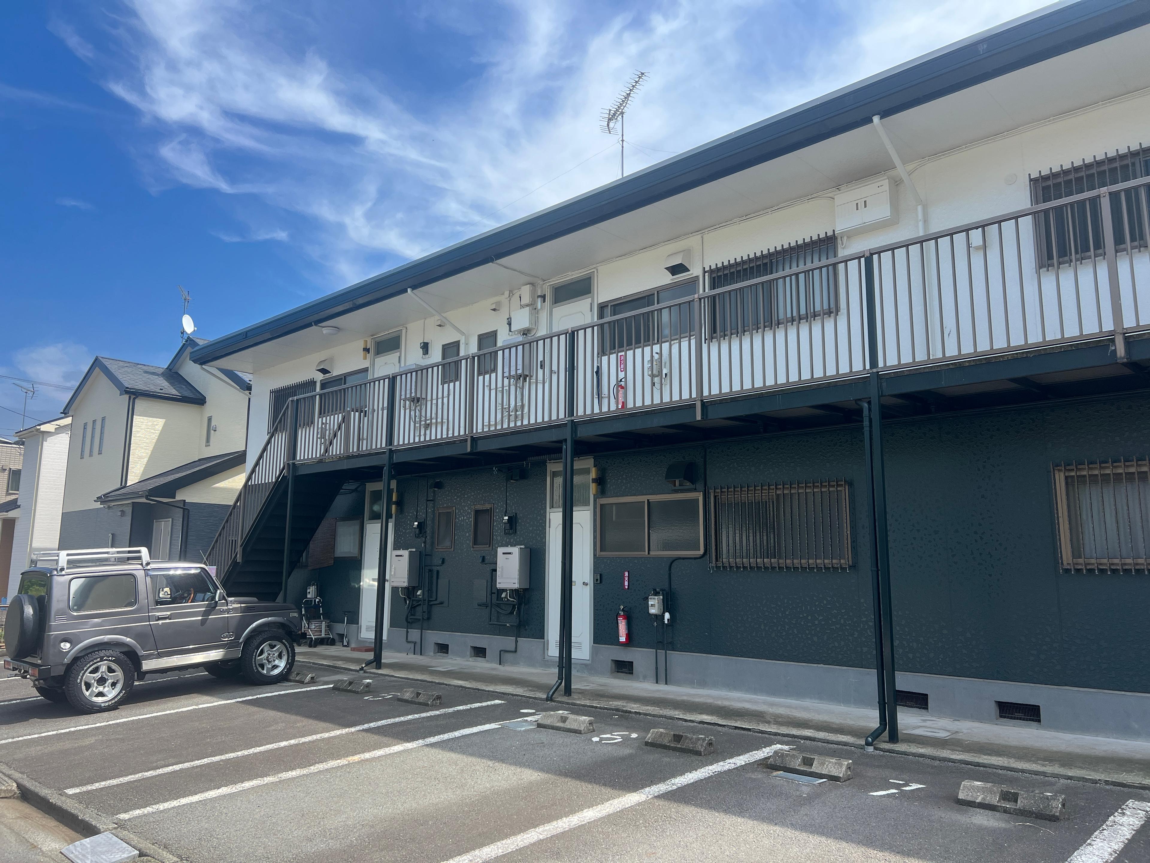 パレス西延沢の外観・駐車場イメージ1枚目