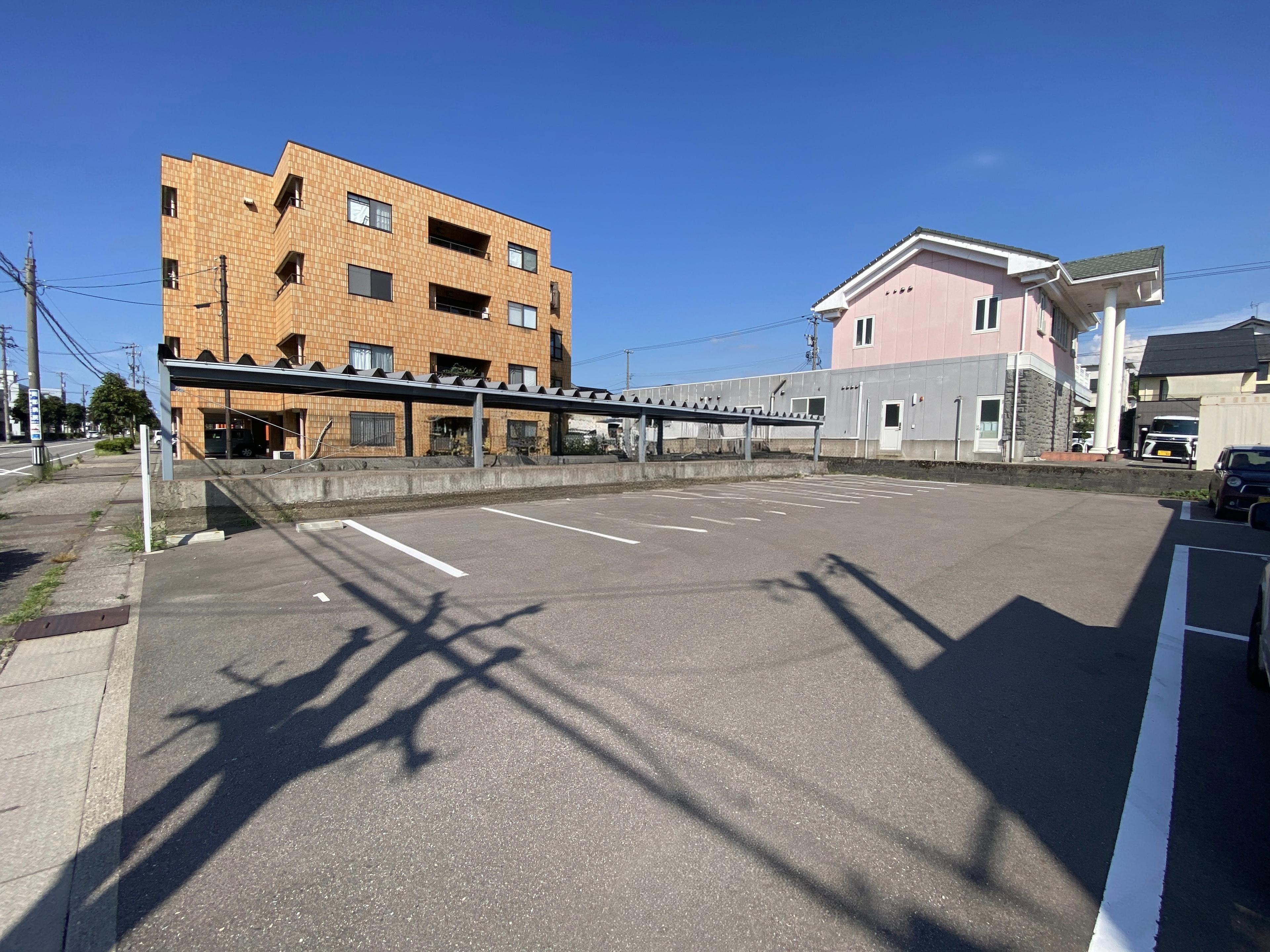 長坂３丁目Ｔパーキングの外観・駐車場イメージ1枚目