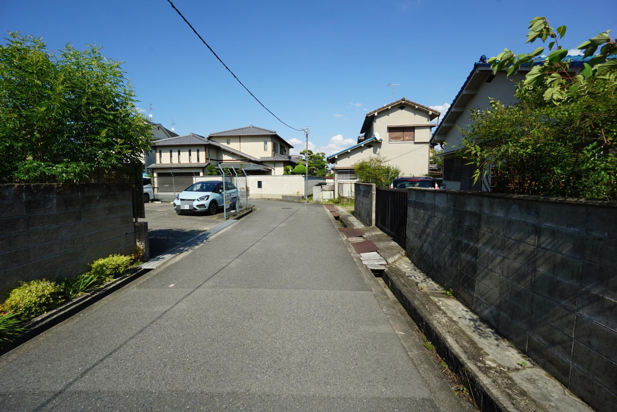 中島ガレージの外観・駐車場イメージ2枚目