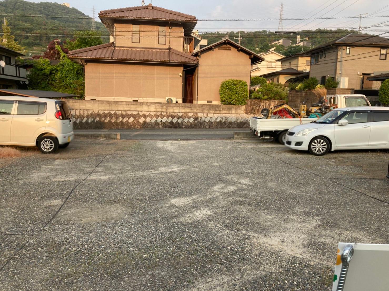 山田ガレージ（五月が丘）の外観・駐車場イメージ3枚目