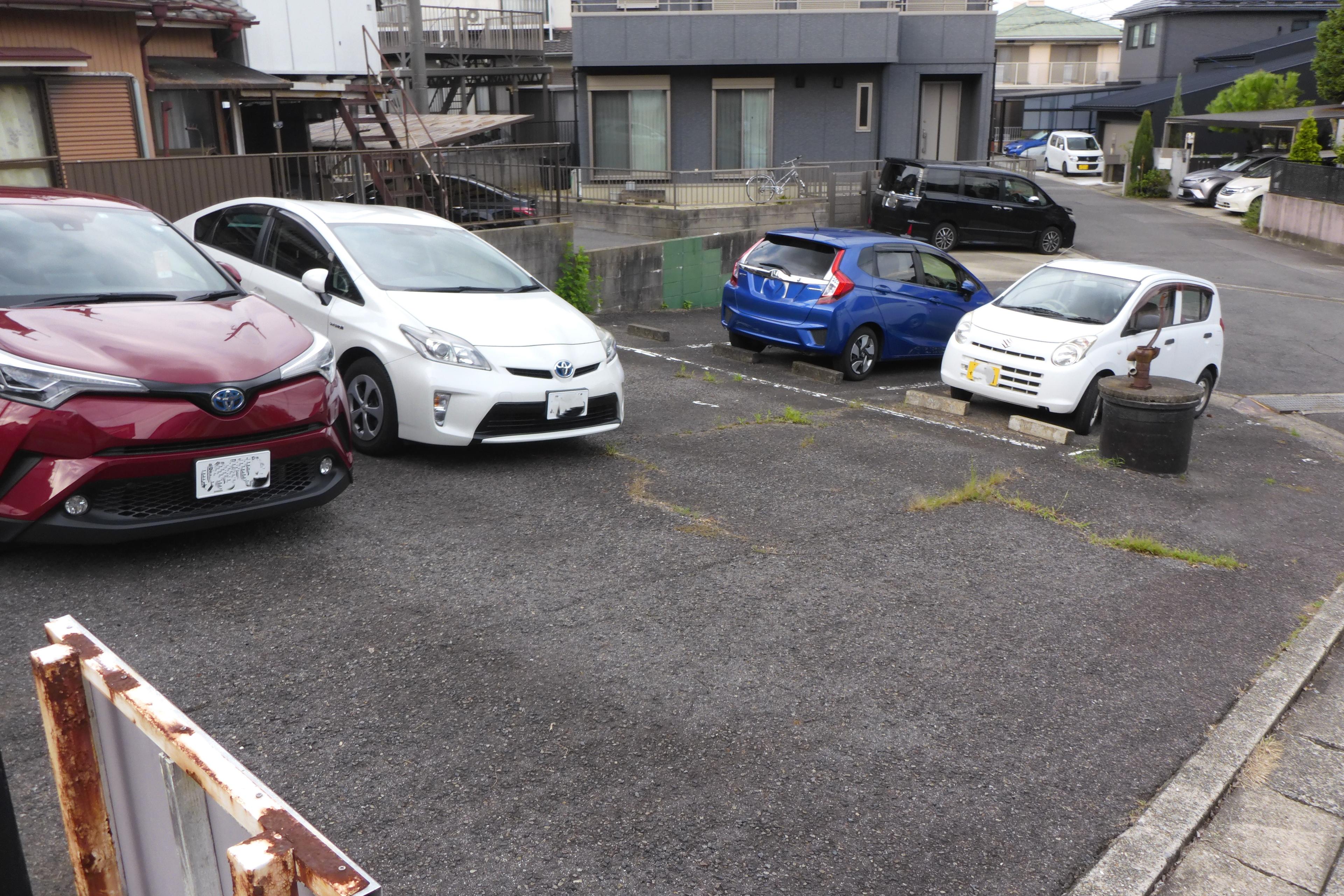 320026の外観・駐車場イメージ2枚目