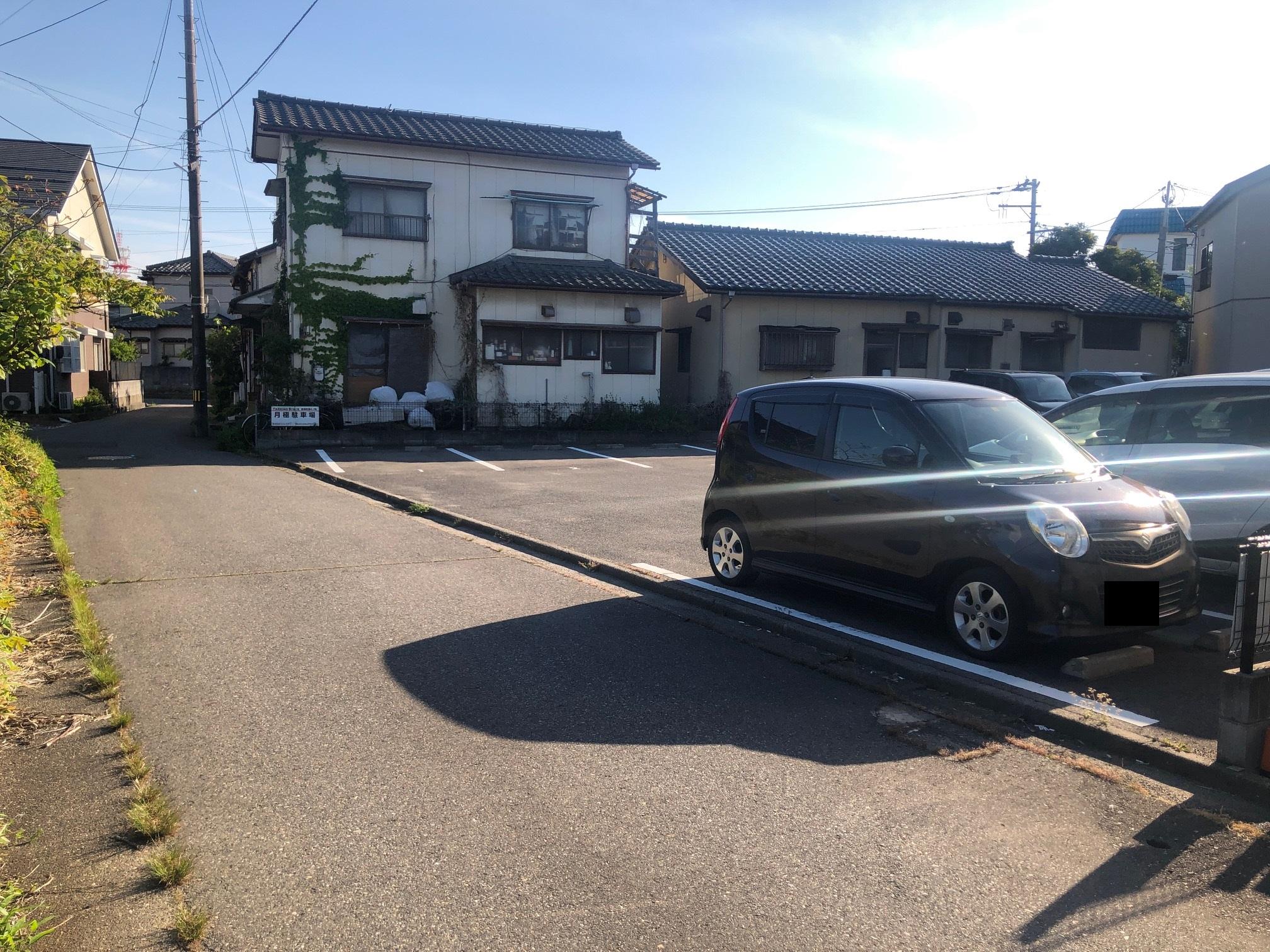 パーキングスペース東湊町通4ノ町月極駐車場の外観・駐車場イメージ1枚目