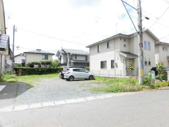 川村月極駐車場の外観・駐車場イメージ1枚目