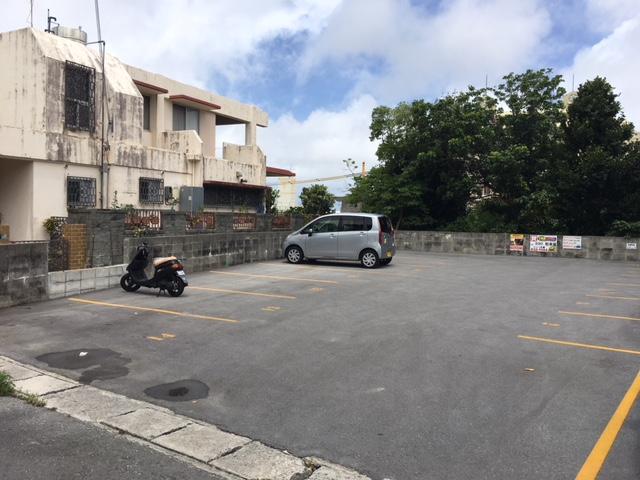 ハーミット識名Ⅱ駐車場の外観・駐車場イメージ1枚目