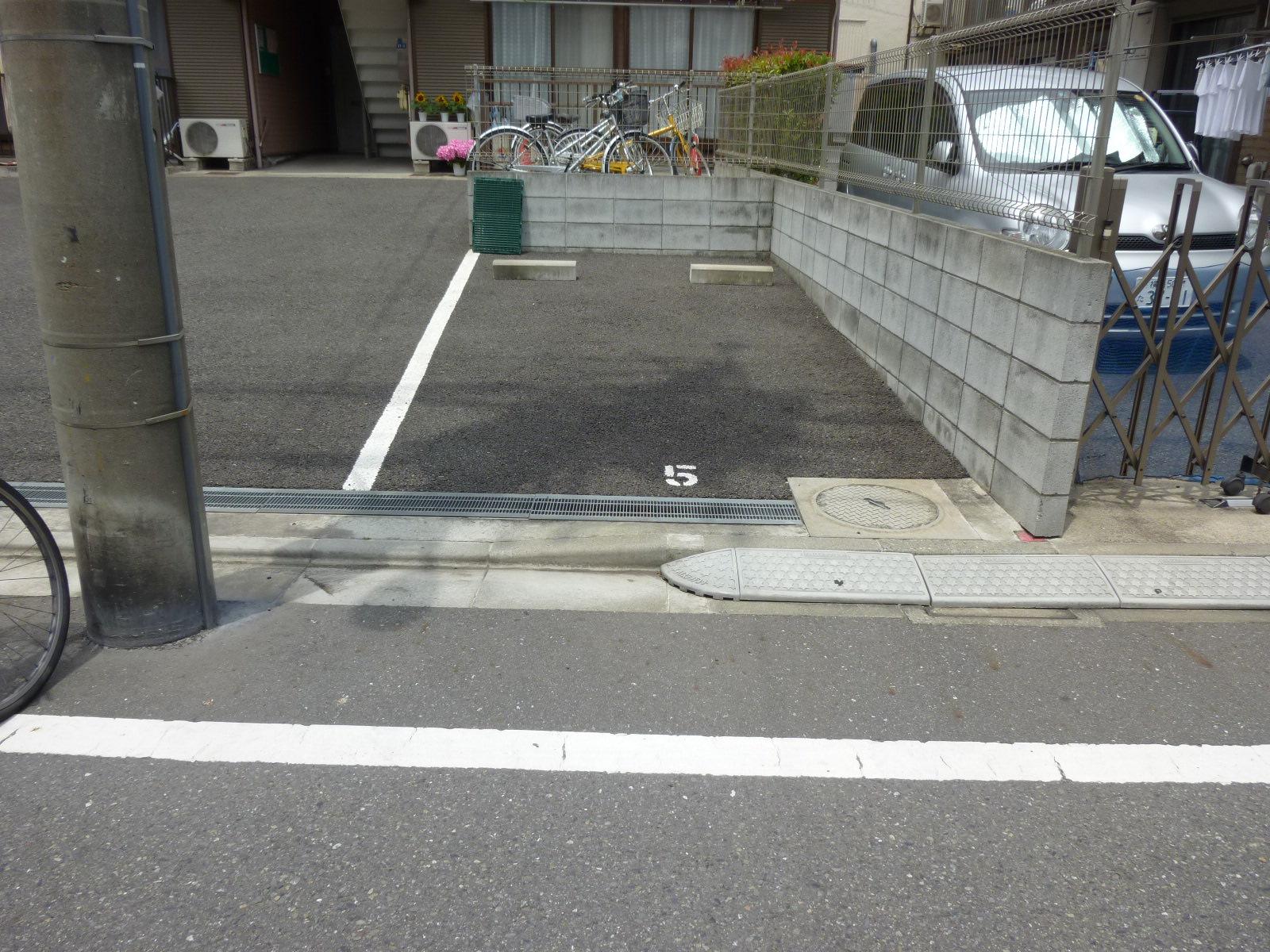 ハイツ瀬島駐車場の外観・駐車場イメージ2枚目