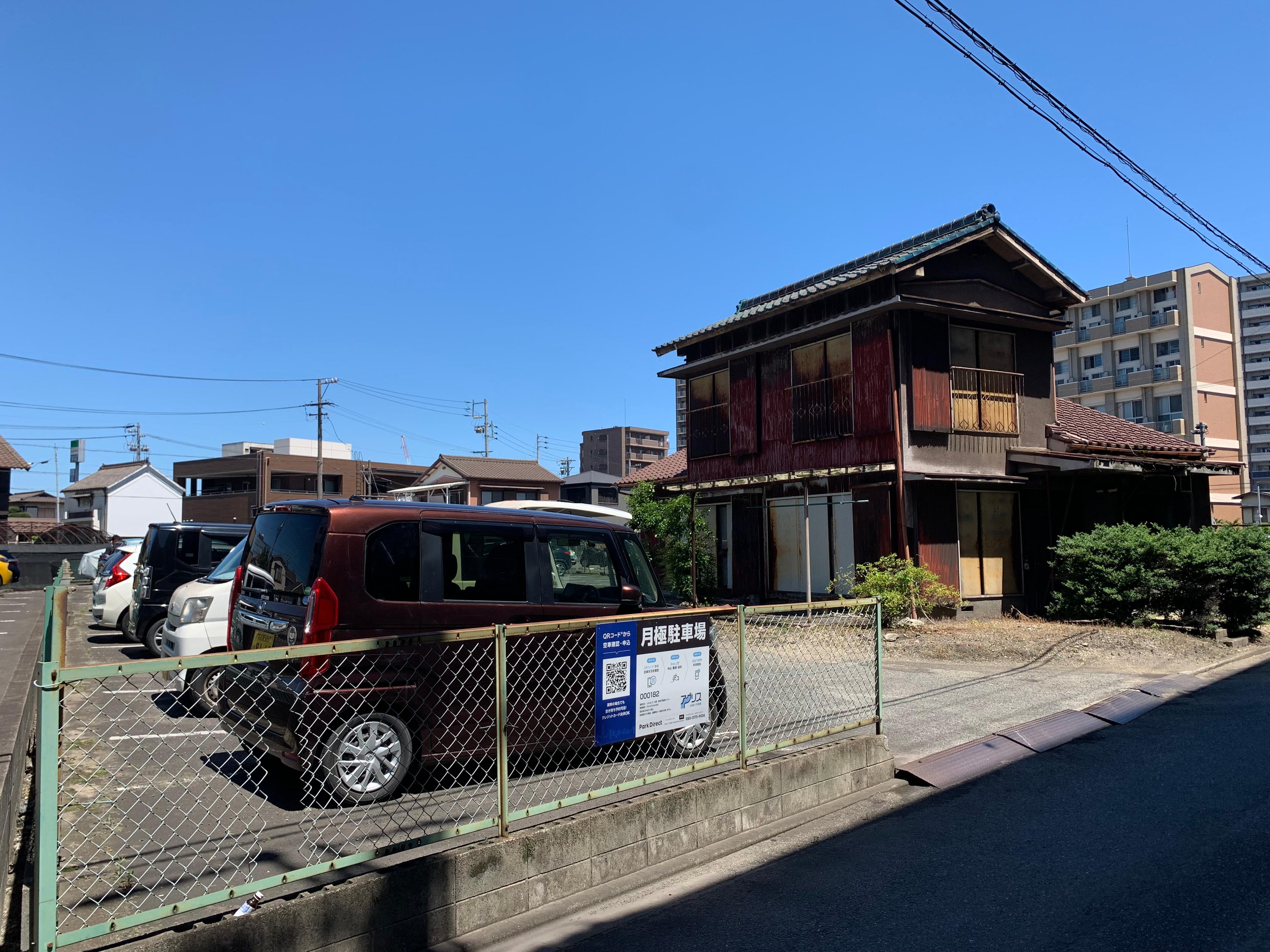 000182の外観・駐車場イメージ1枚目