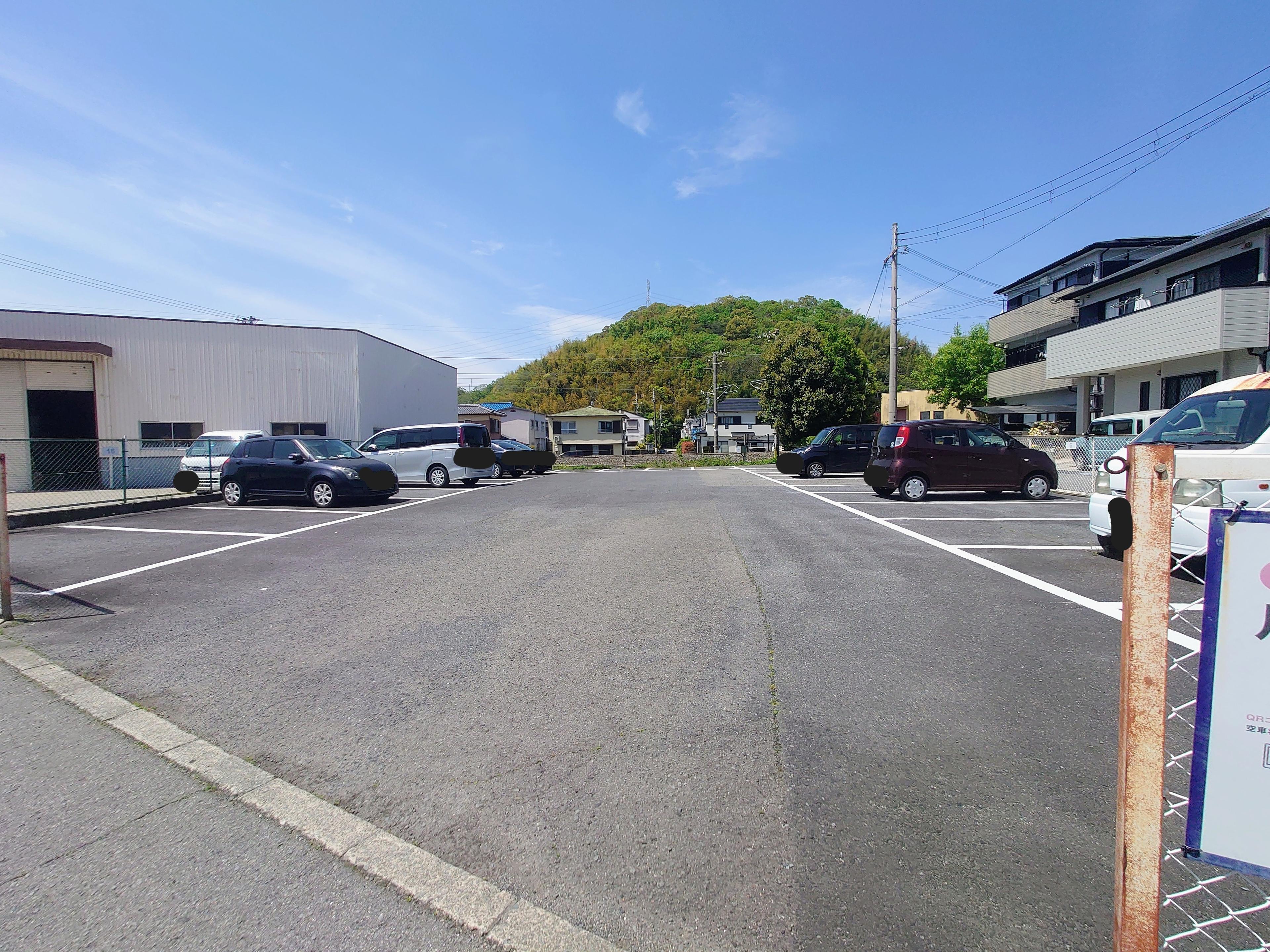 智弁学園前月極駐車場の外観・駐車場イメージ2枚目