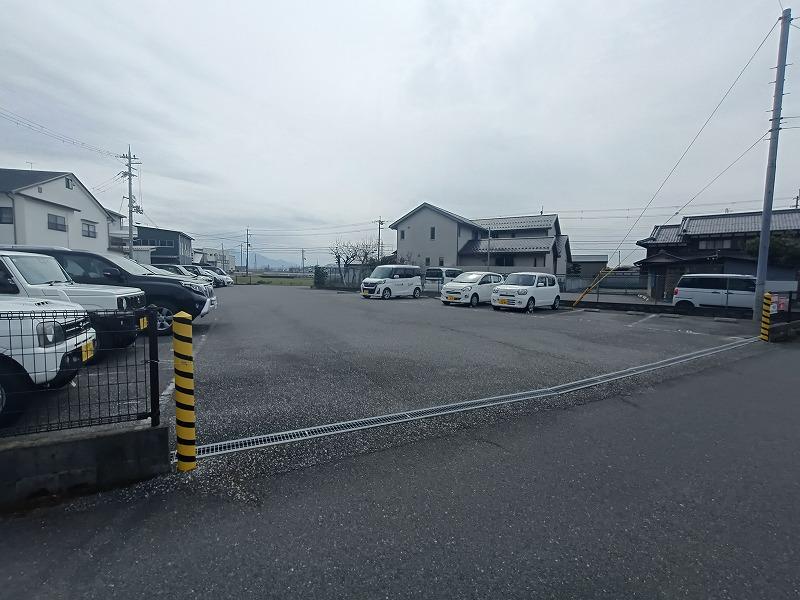 若松西村月極駐車場の外観・駐車場イメージ1枚目