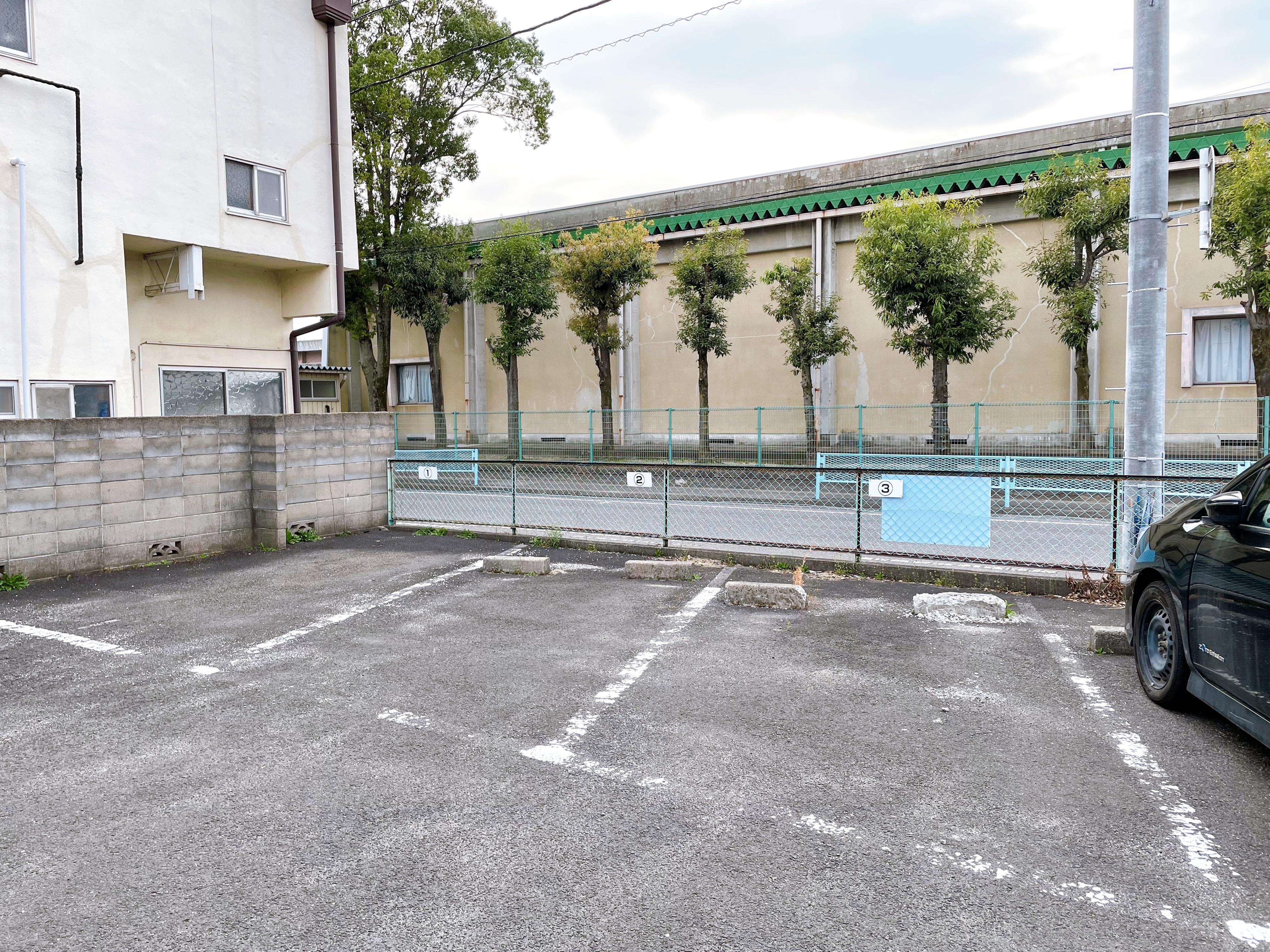 本田パーキングの外観・駐車場イメージ3枚目