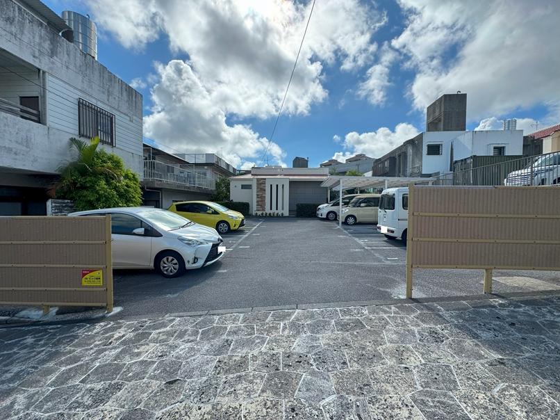 宮里駐車場(首里)の外観・駐車場イメージ2枚目