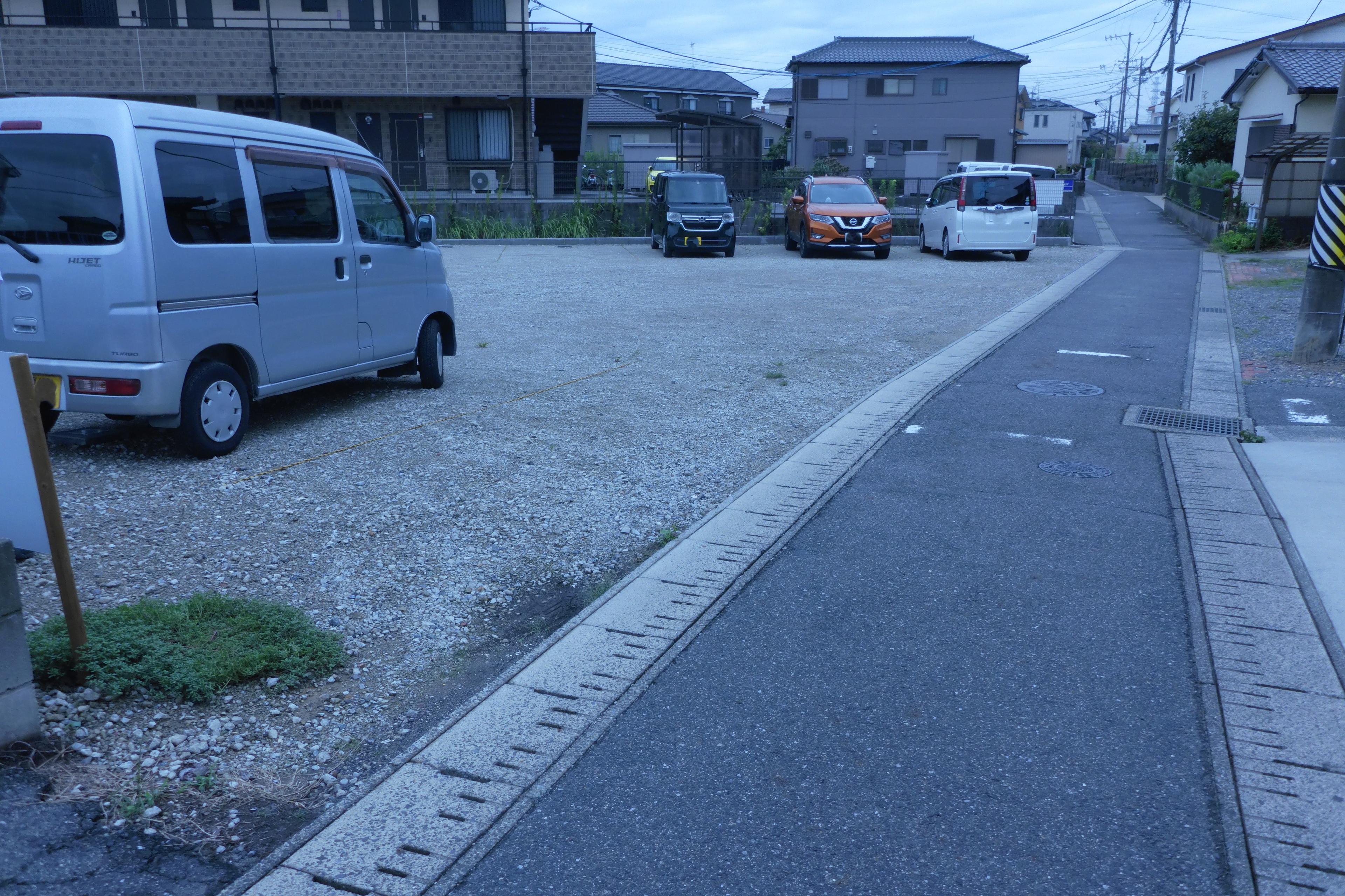 320143の外観・駐車場イメージ2枚目