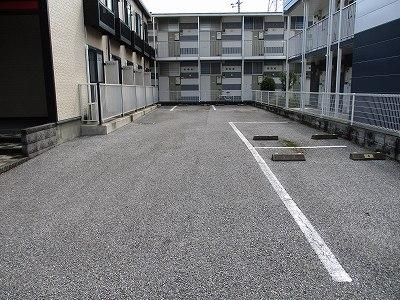 パークハイムⅤ(26475)の外観・駐車場イメージ2枚目