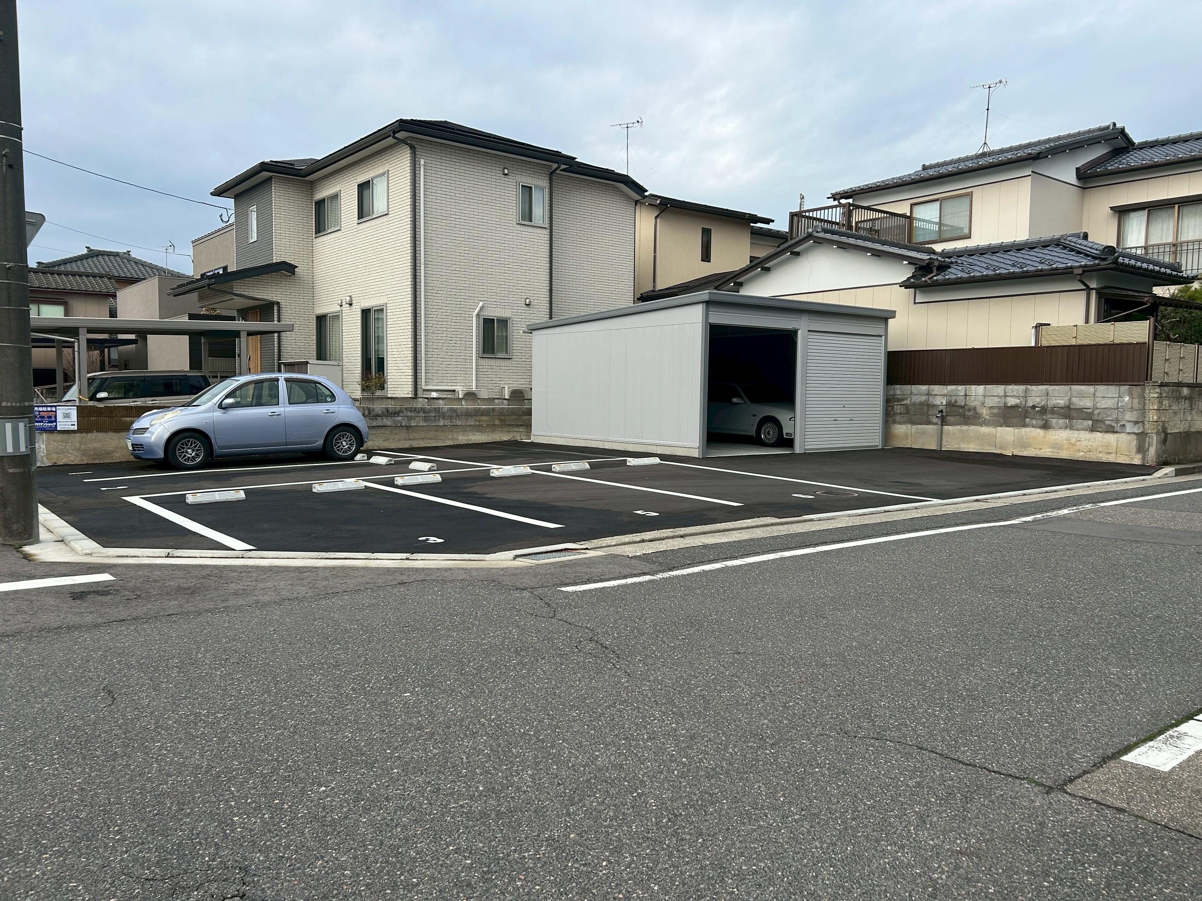 10.金子月極駐車場の外観・駐車場イメージ3枚目