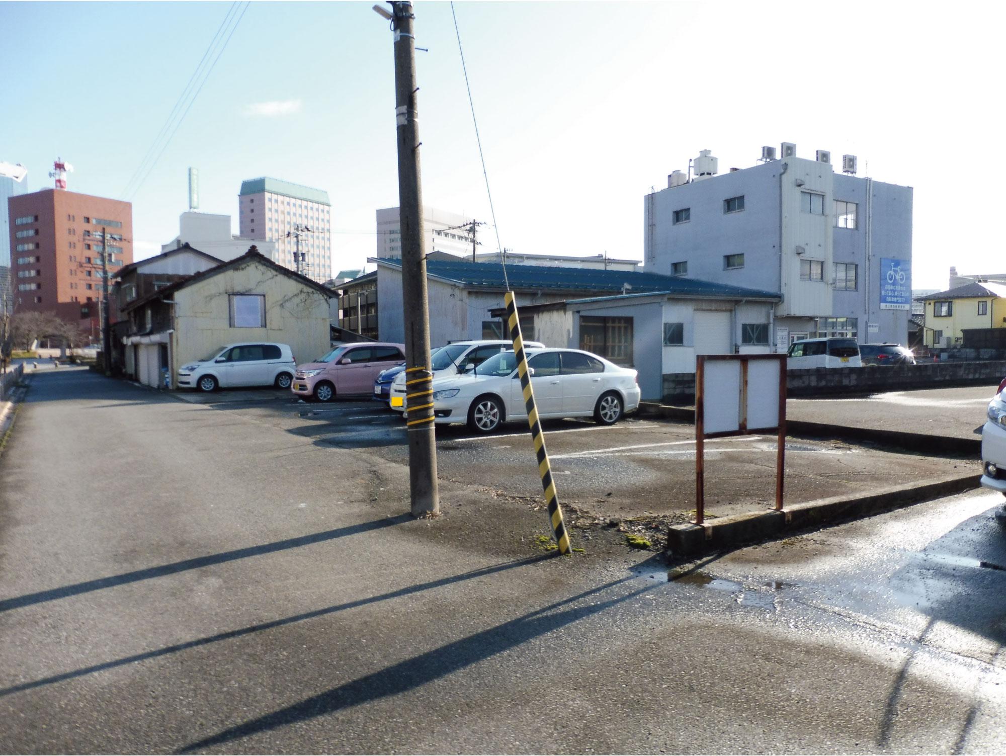 牛島本町1丁目いたち川パーキングの外観・駐車場イメージ1枚目