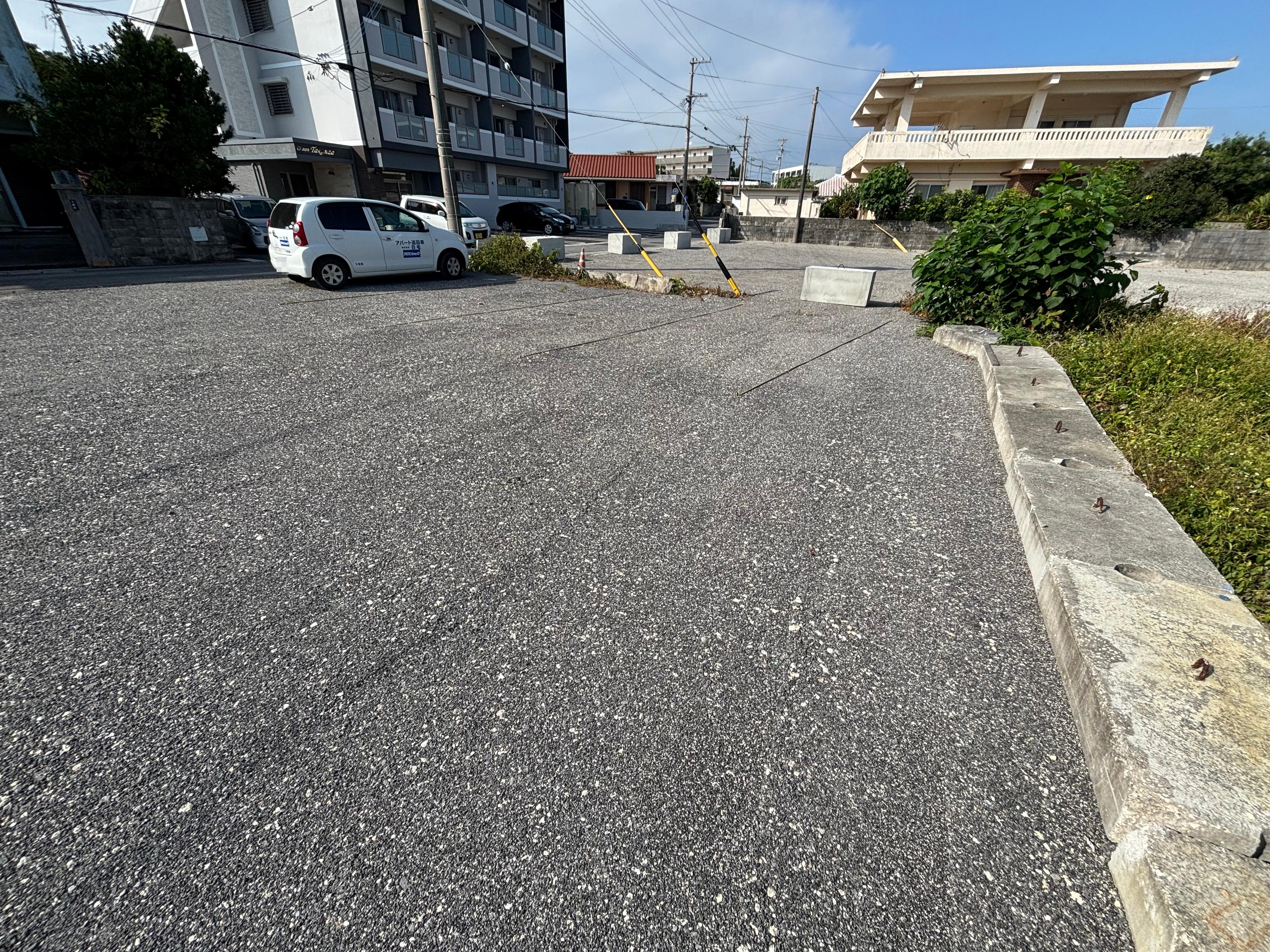 オーシャンタカンザ敷地外駐車場の外観・駐車場イメージ3枚目