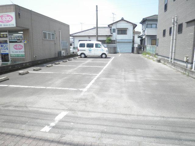 中島駐車場の外観・駐車場イメージ2枚目