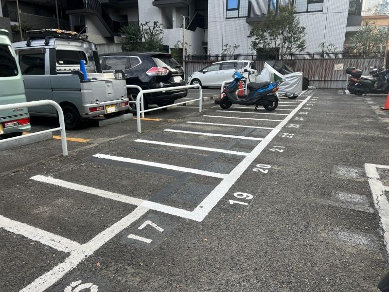 リクスタパーキング綾瀬中央第16月極バイク駐車場の外観・駐車場イメージ2枚目