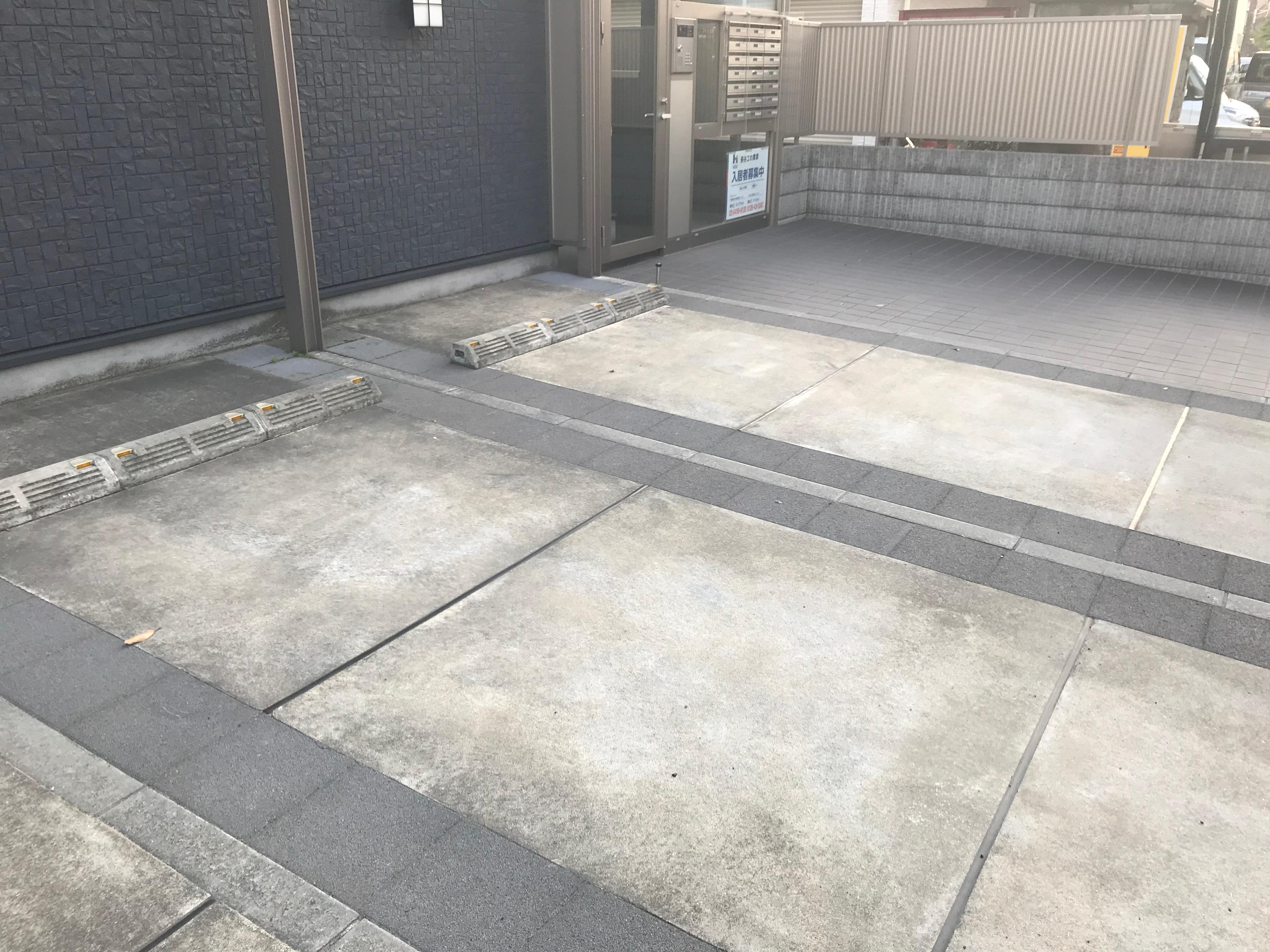 アーク船橋の外観・駐車場イメージ1枚目