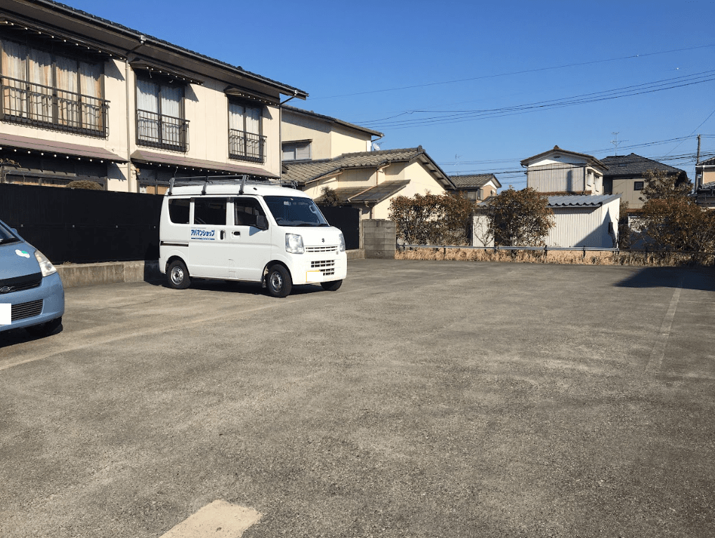 コバヤシガレージの外観・駐車場イメージ1枚目