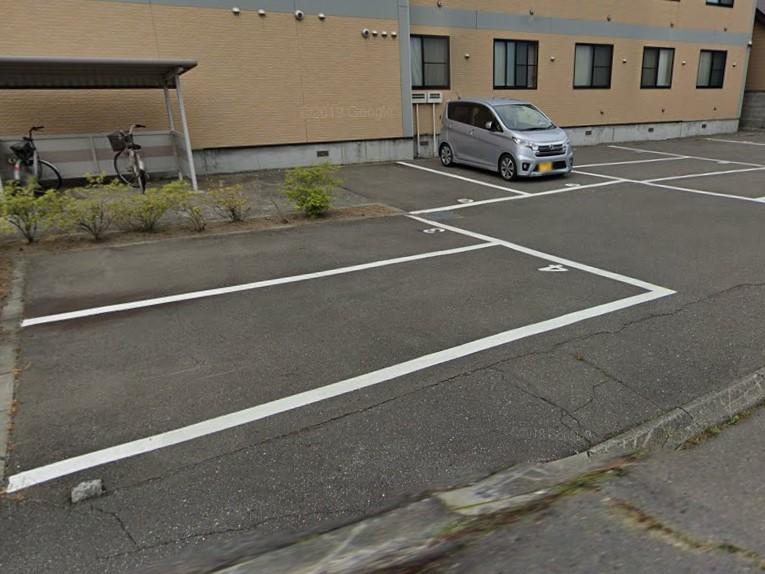 ヴィラ(23361)の外観・駐車場イメージ1枚目