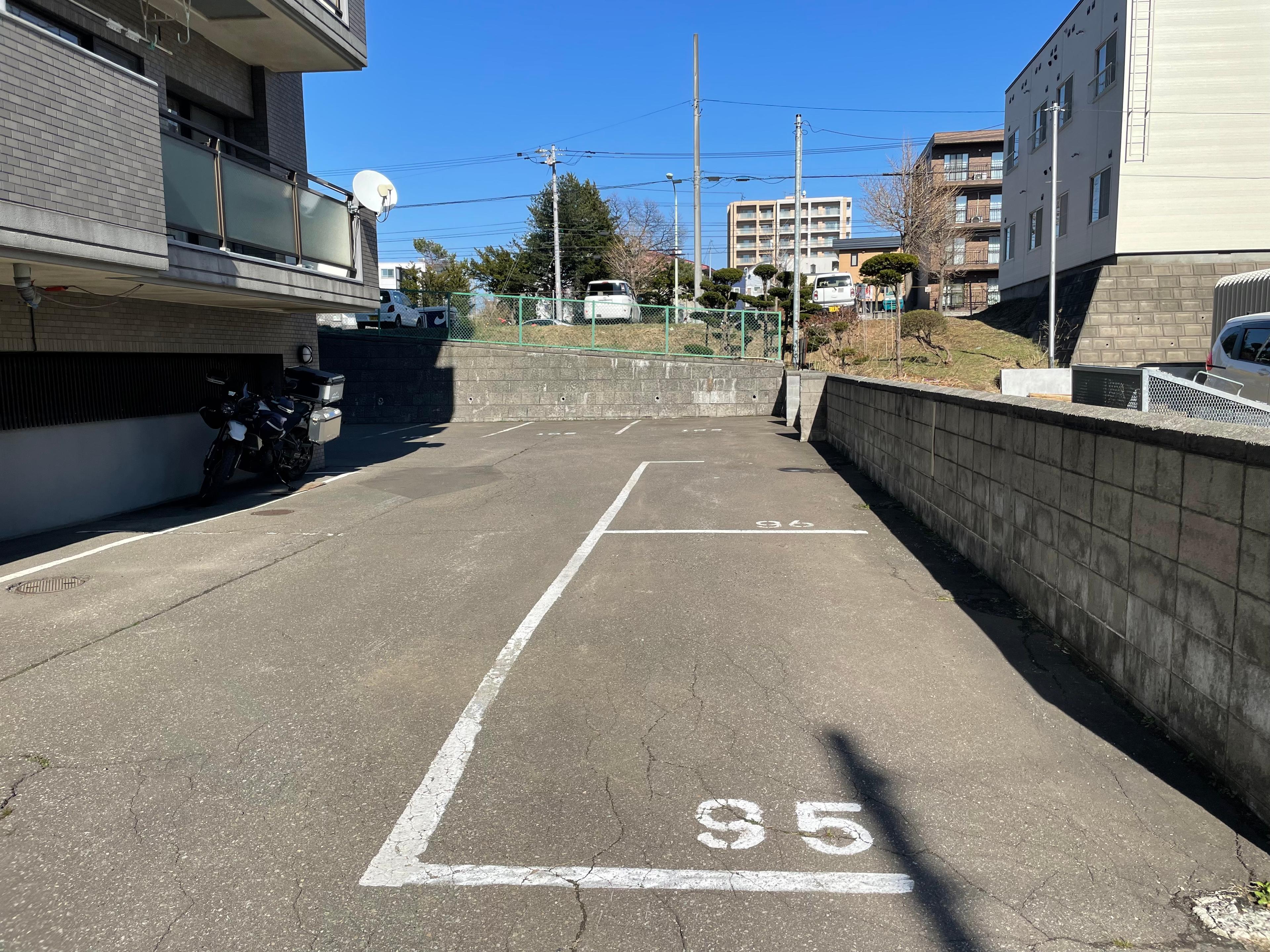 パークヒル厚別Ⅱアドニス駐車場の外観・駐車場イメージ3枚目