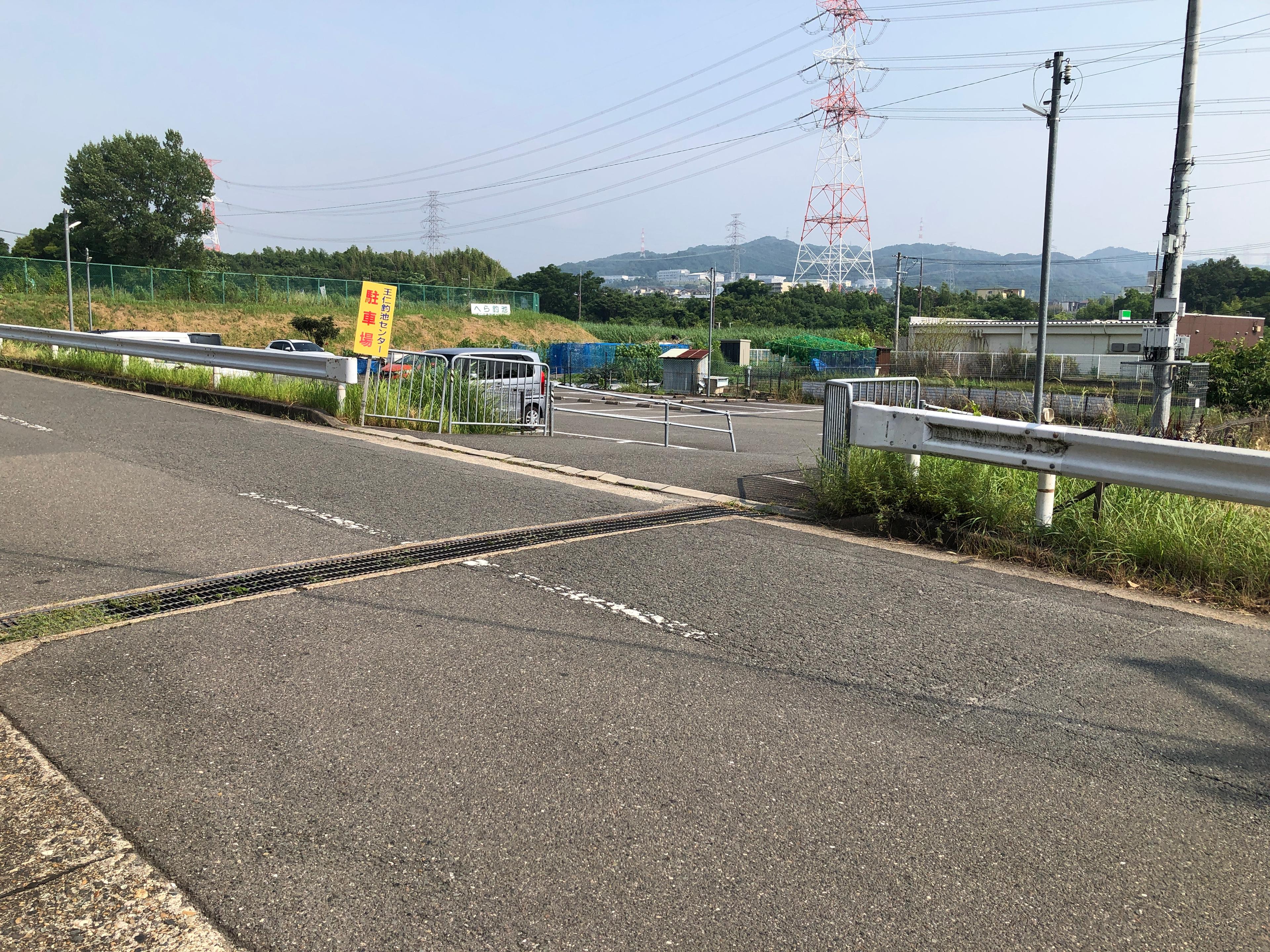 藤阪南町駐車場の外観・駐車場イメージ1枚目