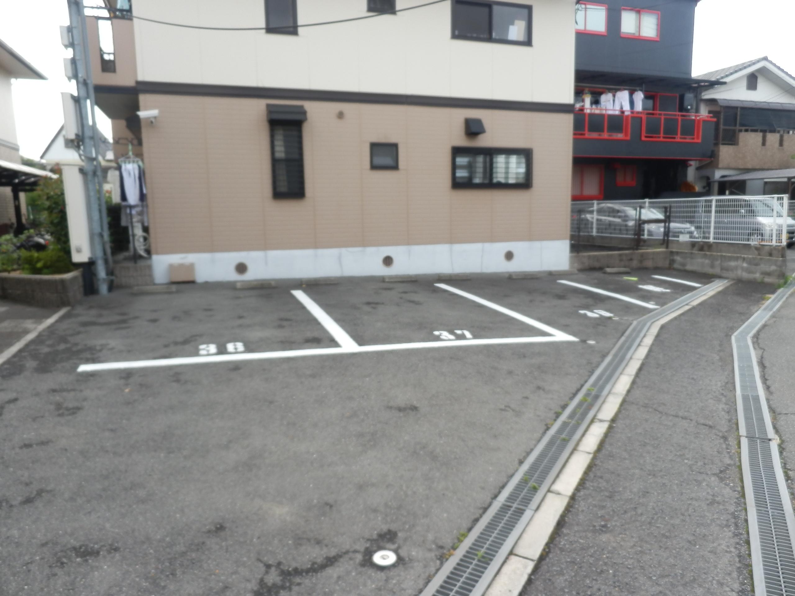 シャルマンコートの外観・駐車場イメージ3枚目