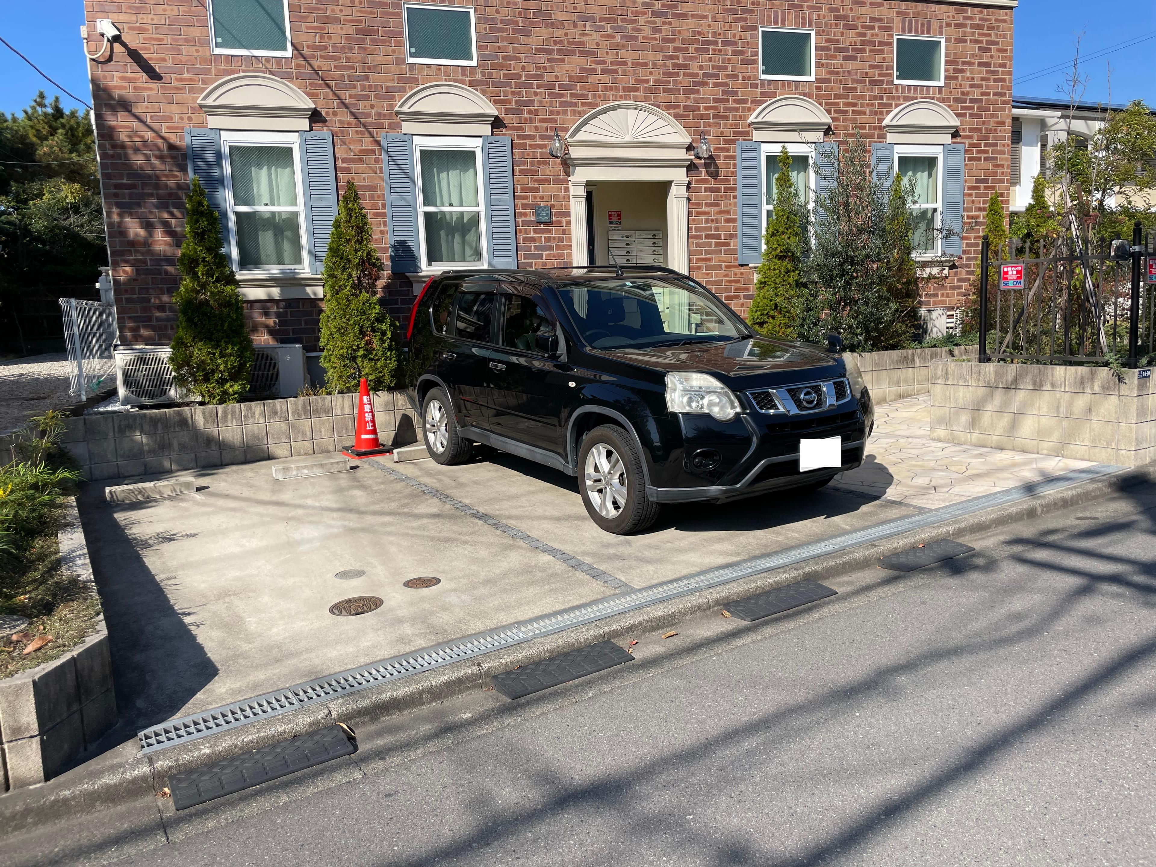 プリマ湘南辻堂壱番館敷地内駐車場の外観・駐車場イメージ1枚目