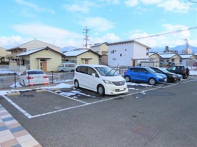 アカシヤＢ(33741)の外観・駐車場イメージ1枚目