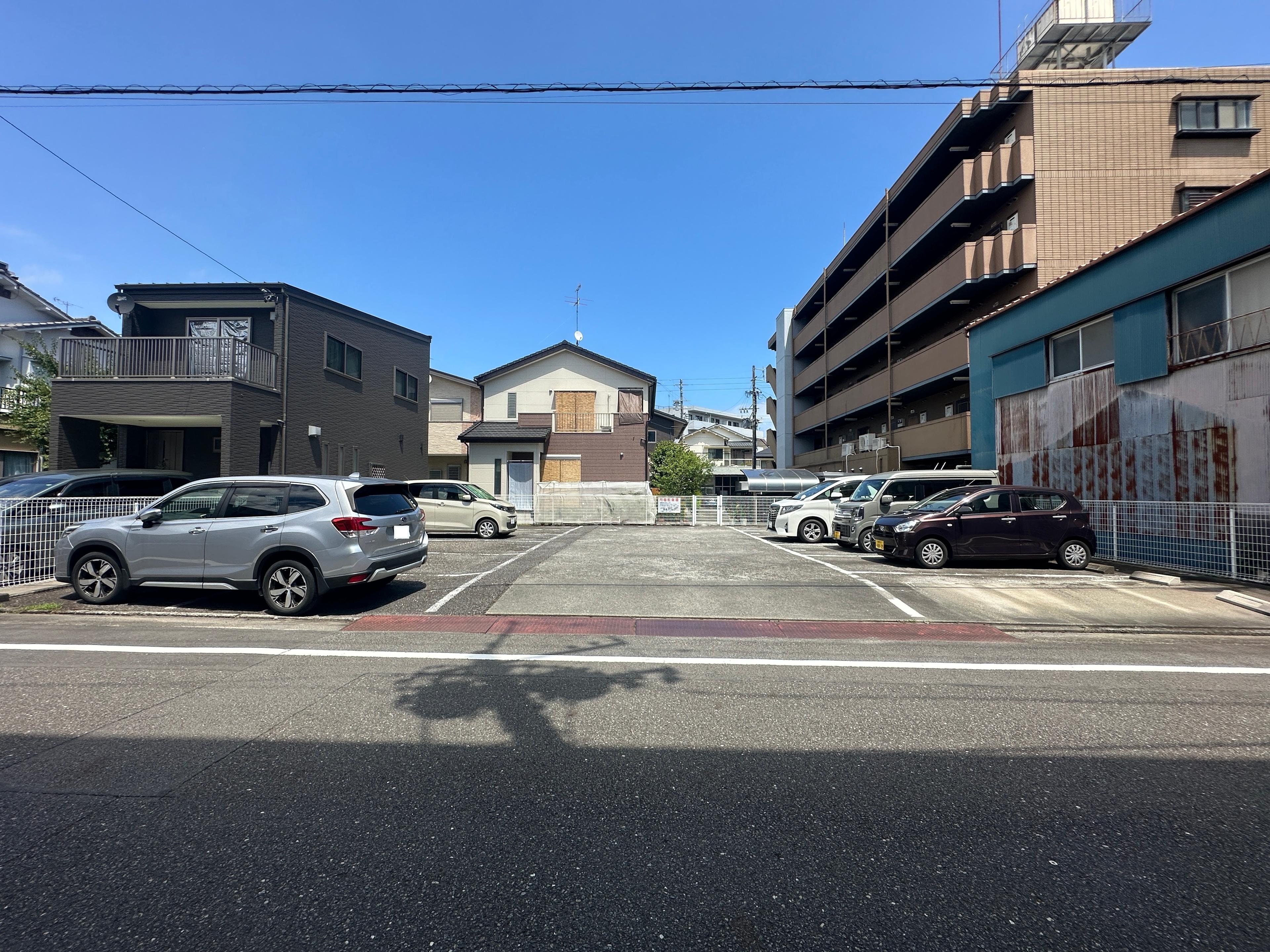 PD高橋ガレージⅡの外観・駐車場イメージ1枚目