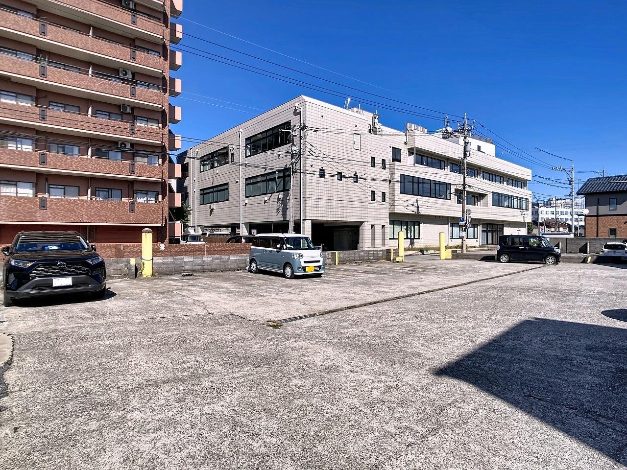 長土塀瀬沢パーキング①の外観・駐車場イメージ2枚目