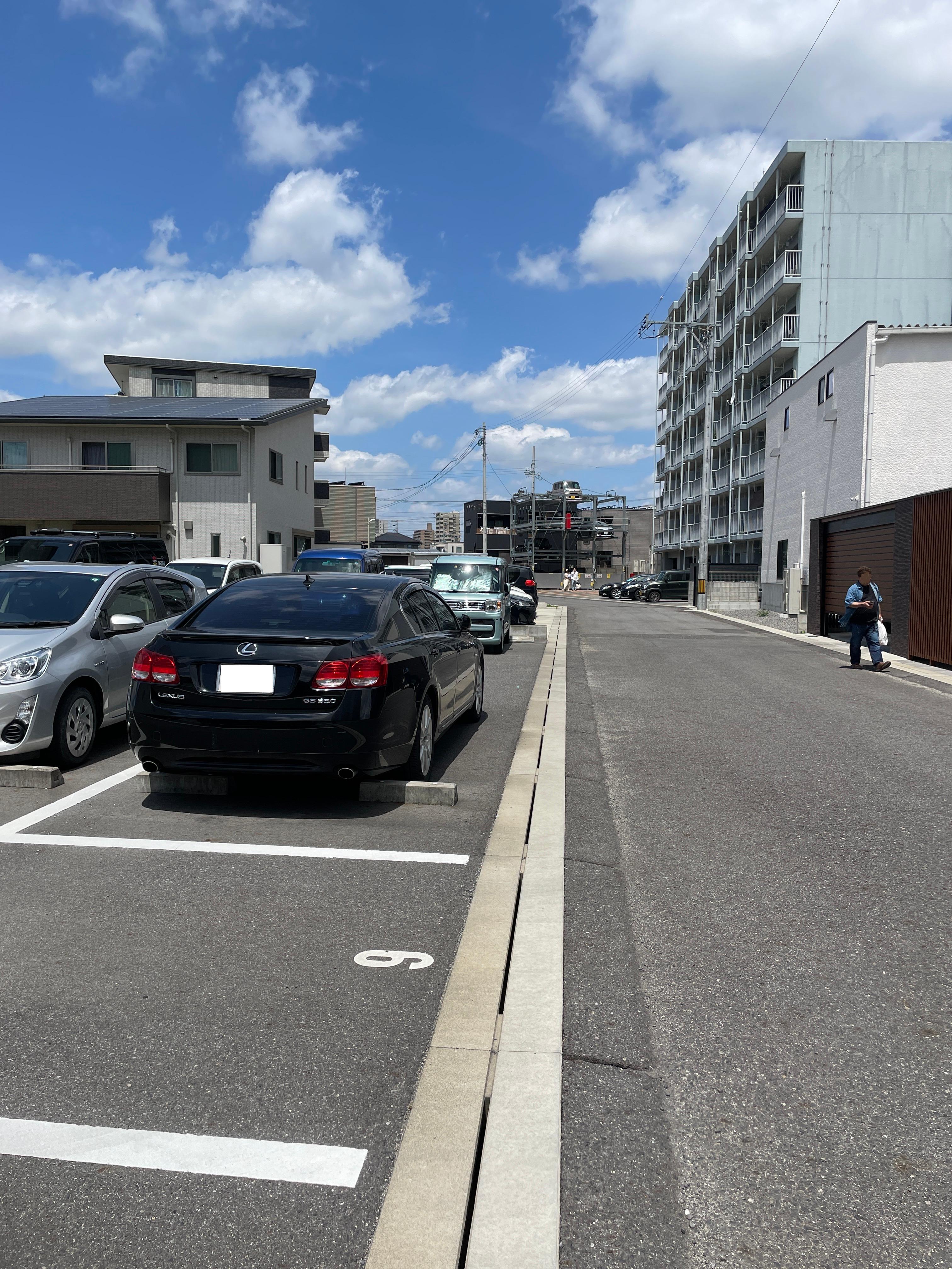 末広町黒柳駐車場の外観・駐車場イメージ2枚目