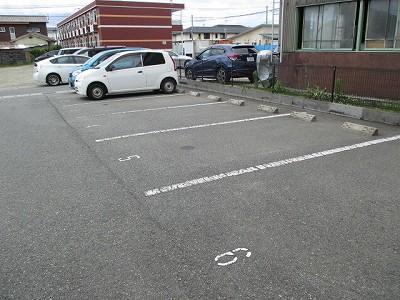 サンアルファ(30274)の外観・駐車場イメージ1枚目
