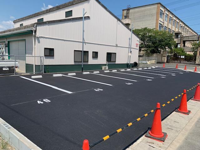 黒川ガレージ（舗装）の外観・駐車場イメージ3枚目