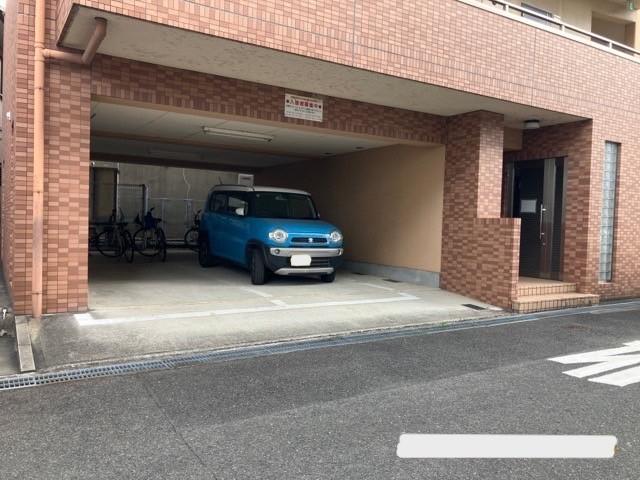 フェローズ中宮駐車場の外観・駐車場イメージ2枚目